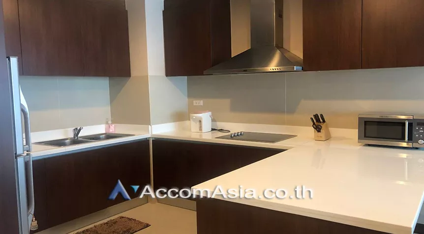  2 Bedrooms  Condominium For Rent in Ploenchit, Bangkok  near BTS Ratchadamri (AA26448)