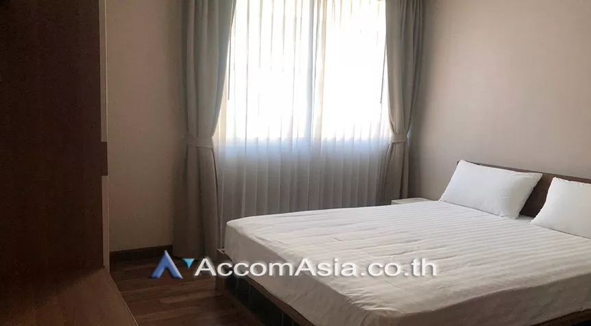  2 Bedrooms  Condominium For Rent in Ploenchit, Bangkok  near BTS Ratchadamri (AA26448)