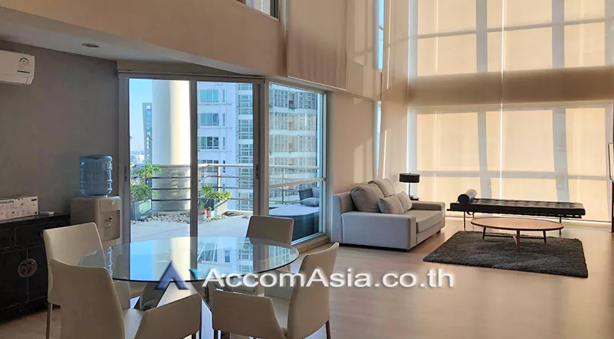  2 Bedrooms  Condominium For Rent in Ploenchit, Bangkok  near BTS Ratchadamri (AA26451)