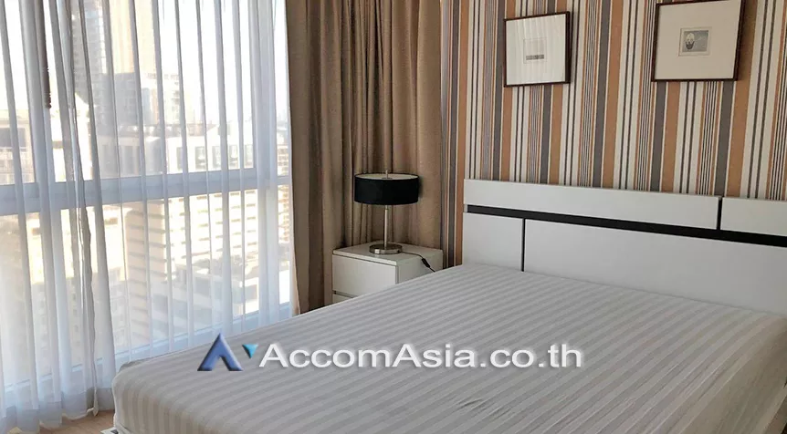  2 Bedrooms  Condominium For Rent in Ploenchit, Bangkok  near BTS Ratchadamri (AA26451)