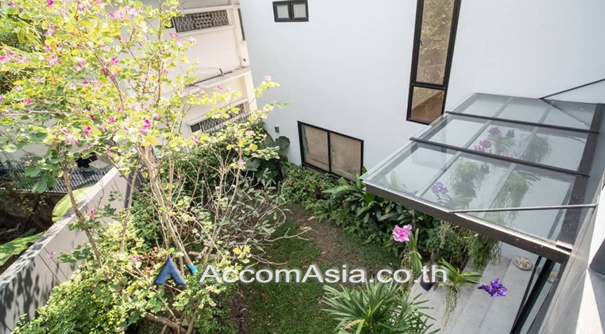 16  5 br House for rent and sale in sukhumvit ,Bangkok BTS Phra khanong AA26511