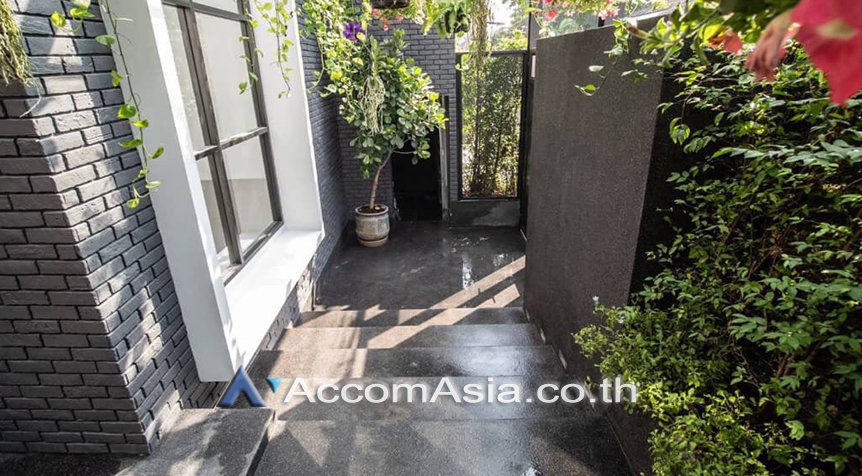 14  5 br House for rent and sale in sukhumvit ,Bangkok BTS Phra khanong AA26511