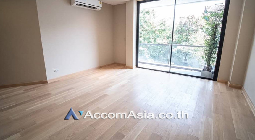 12  5 br House for rent and sale in sukhumvit ,Bangkok BTS Phra khanong AA26511