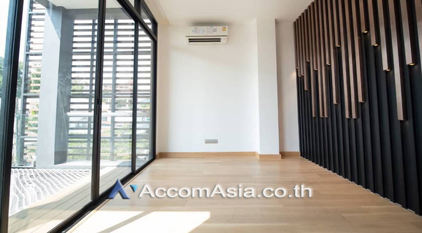 10  5 br House for rent and sale in sukhumvit ,Bangkok BTS Phra khanong AA26511