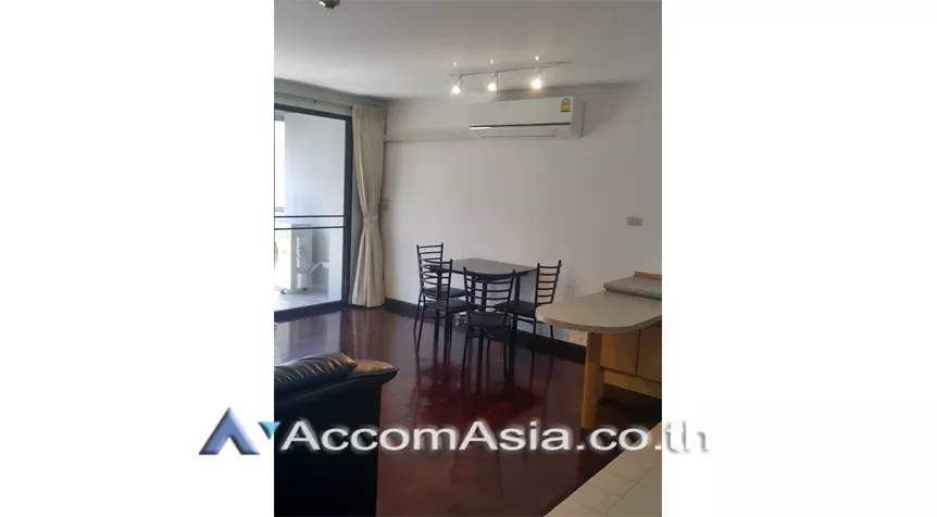  1 Bedroom  Condominium For Rent in Silom, Bangkok  near BTS Chong Nonsi (AA26538)