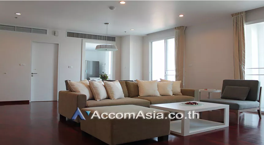  2 Bedrooms  Apartment For Rent in Sukhumvit, Bangkok  near BTS Phrom Phong (AA26539)