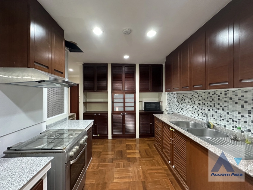 Pet friendly |  3 Bedrooms  Condominium For Rent in Sukhumvit, Bangkok  near BTS Phrom Phong (AA26541)