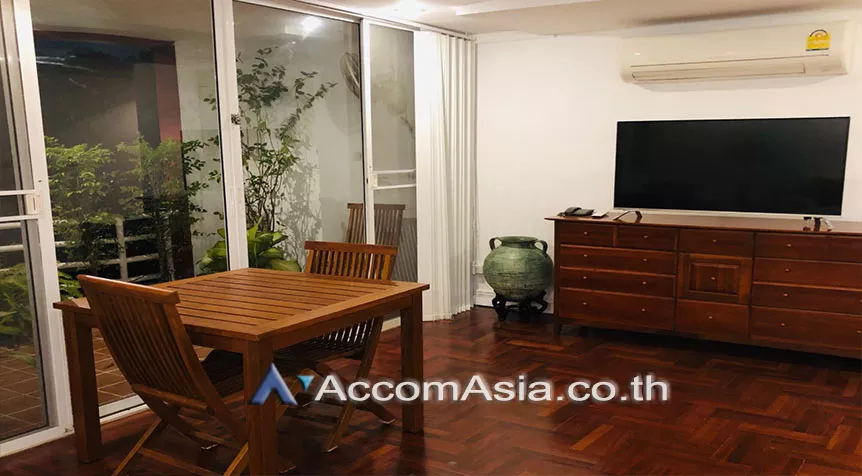  4 Bedrooms  Condominium For Rent in Ploenchit, Bangkok  near BTS Ploenchit (AA26629)