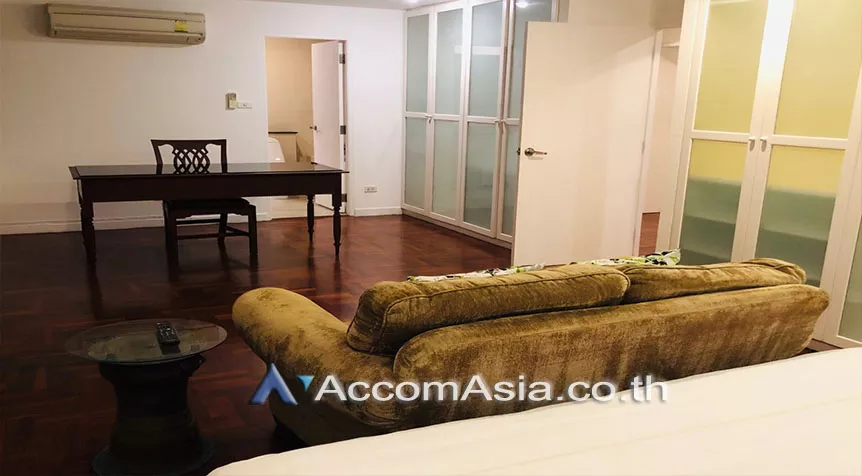  4 Bedrooms  Condominium For Rent in Ploenchit, Bangkok  near BTS Ploenchit (AA26629)