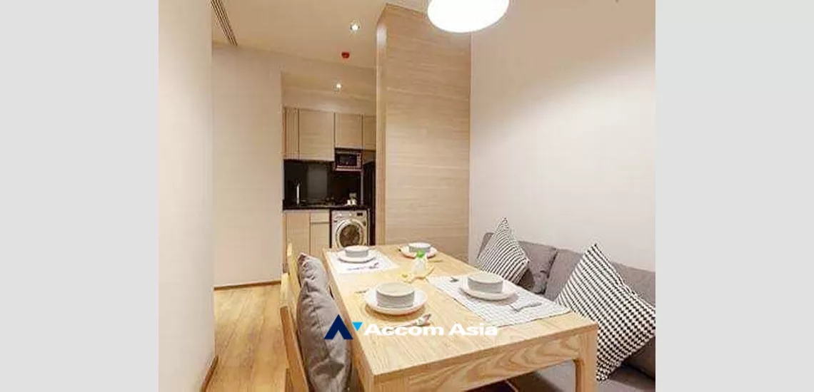 Park Origin Phrom Phong Condominium