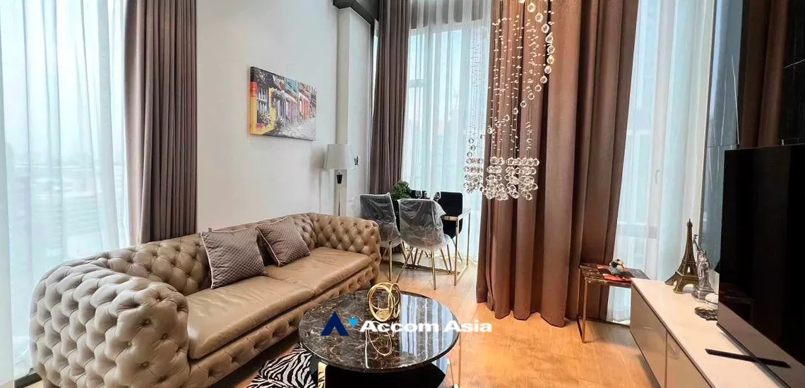 Corner Unit |  1 Bedroom  Condominium For Rent in Ploenchit, Bangkok  near BTS Chitlom (AA26674)