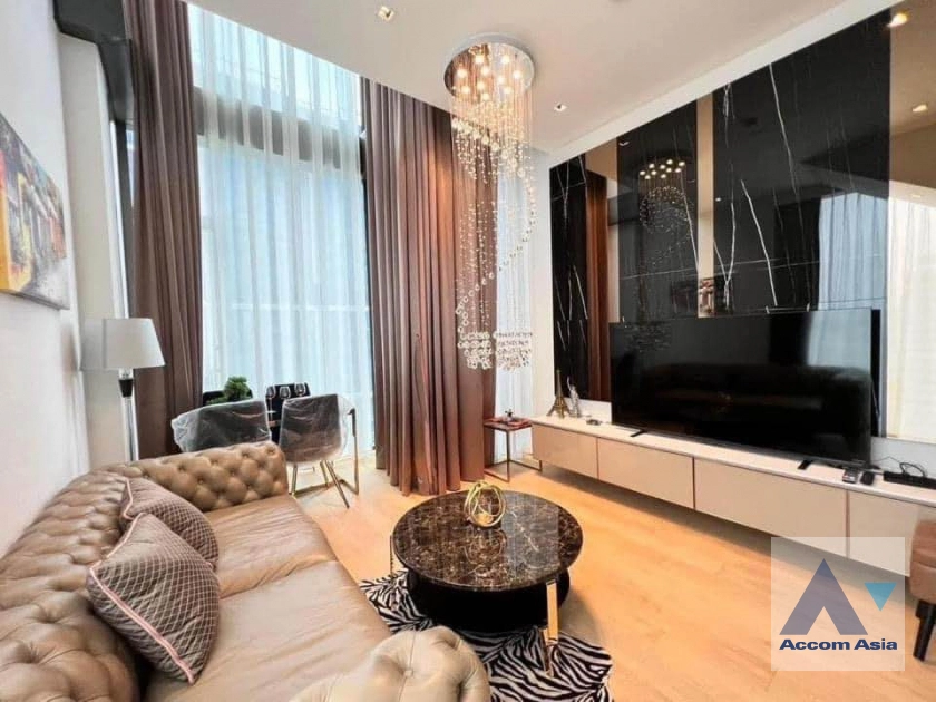 Corner Unit |  1 Bedroom  Condominium For Rent in Ploenchit, Bangkok  near BTS Chitlom (AA26674)