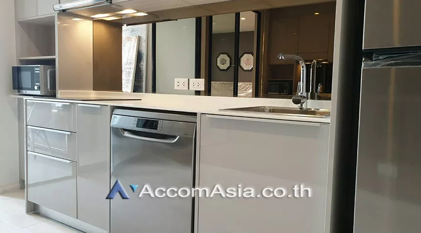  1 Bedroom  Condominium For Rent in Ploenchit, Bangkok  near BTS Ploenchit (AA26698)