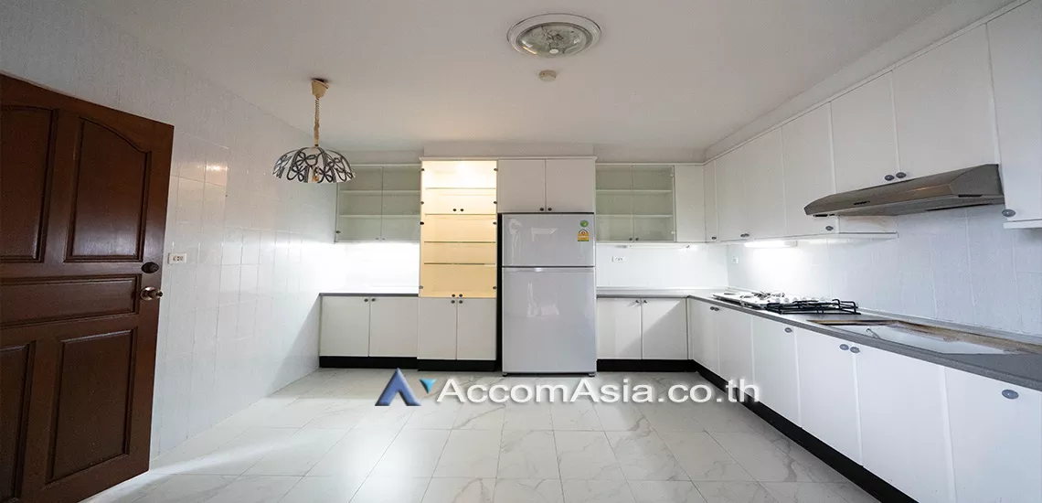 Big Balcony, Pet friendly |  3 Bedrooms  Apartment For Rent in Sukhumvit, Bangkok  near BTS Phrom Phong (AA26728)