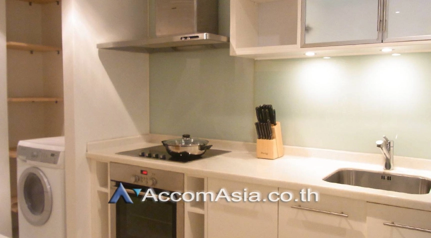 Pet friendly |  3 Bedrooms  Condominium For Rent in Silom, Bangkok  near BTS Sala Daeng - MRT Silom (AA26739)