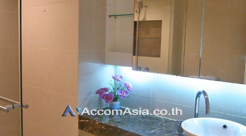 10  3 br Condominium For Rent in Silom ,Bangkok BTS Sala Daeng - MRT Silom at The Legend Saladaeng AA26739