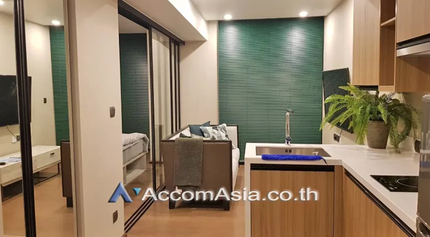  1 Bedroom  Condominium For Sale in Ploenchit, Bangkok  near BTS Chitlom (AA26742)