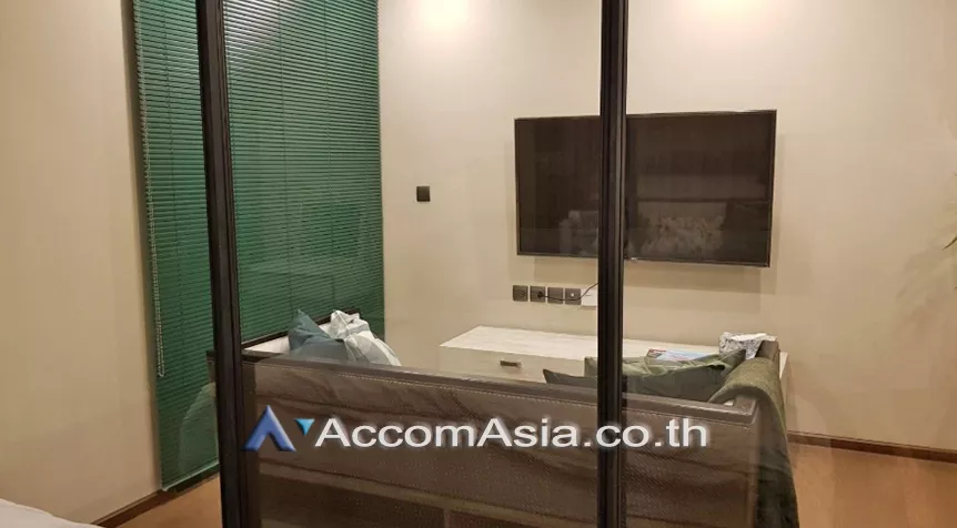  1 Bedroom  Condominium For Sale in Ploenchit, Bangkok  near BTS Chitlom (AA26742)