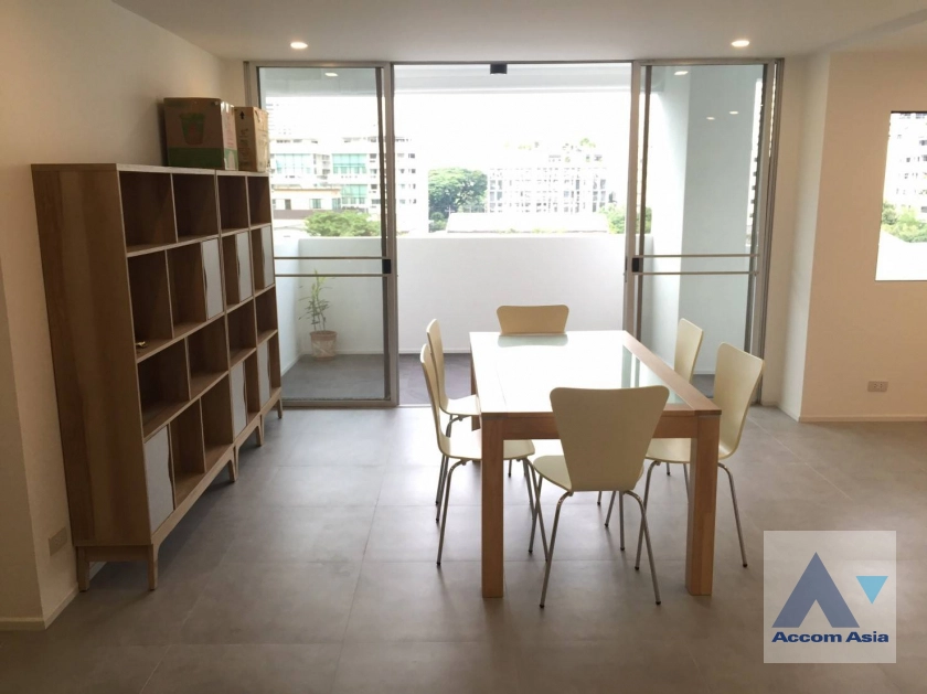  3 Bedrooms  Condominium For Rent in Sukhumvit, Bangkok  near BTS Phrom Phong (AA26795)