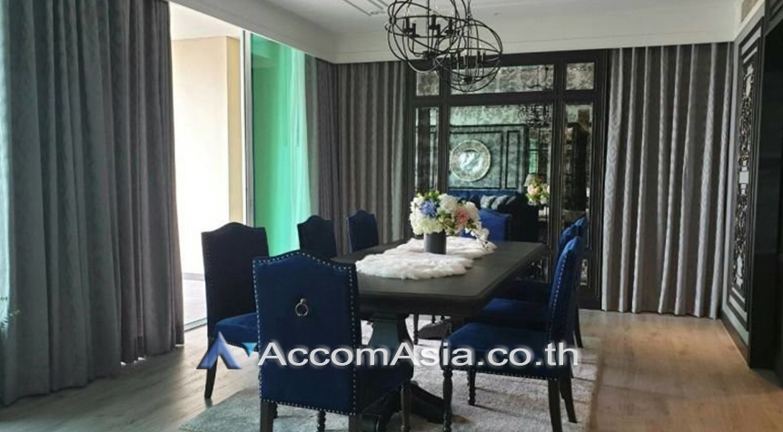  3 Bedrooms  Condominium For Rent in Ploenchit, Bangkok  near BTS Chitlom (AA26804)