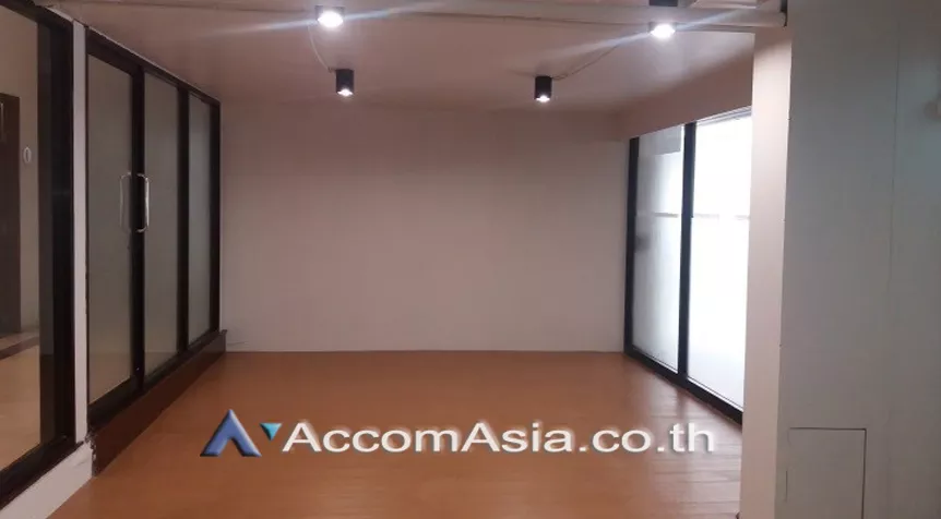  The Horizon Ekkamai Retail / showroom  for Rent BTS Ekkamai in Sukhumvit Bangkok