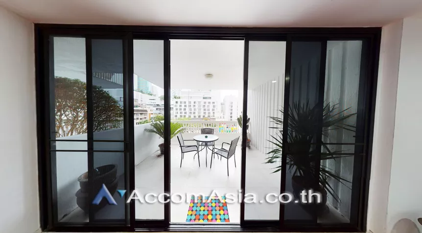  3 Bedrooms  Condominium For Rent in Sukhumvit, Bangkok  near BTS Asok - MRT Sukhumvit (AA26836)