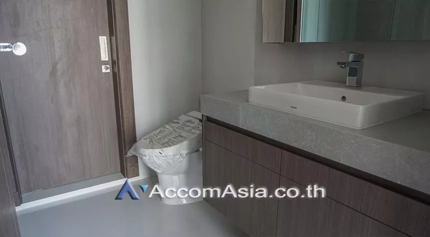  2 Bedrooms  Condominium For Rent in Sukhumvit, Bangkok  near BTS Nana (AA26854)