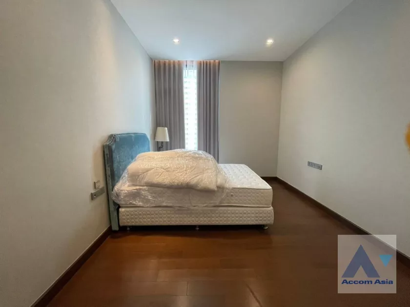  2 Bedrooms  Condominium For Rent in Sukhumvit, Bangkok  near BTS Nana (AA26855)