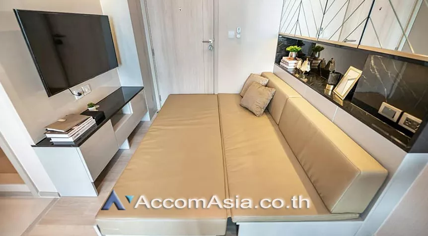  1 Bedroom  Condominium For Rent in Ploenchit, Bangkok  near BTS Ploenchit (AA26929)