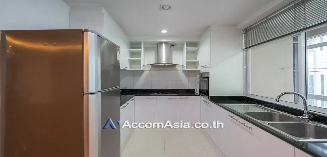  3 Bedrooms  Condominium For Rent in Sukhumvit, Bangkok  near BTS Phrom Phong (AA27006)