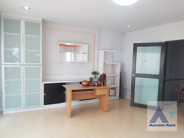  1  6 br Townhouse For Rent in ratchadapisek ,Bangkok MRT Ratchadaphisek AA27015