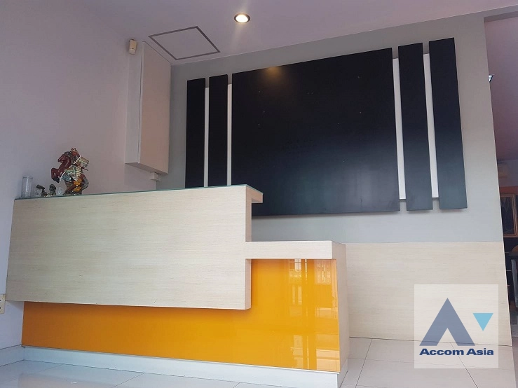 9  6 br Townhouse For Rent in ratchadapisek ,Bangkok MRT Ratchadaphisek AA27015