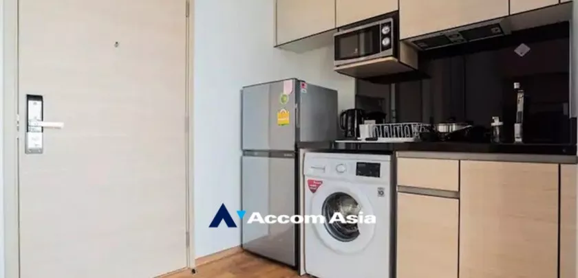  1 Bedroom  Condominium For Sale in Sukhumvit, Bangkok  near BTS Phrom Phong (AA27025)