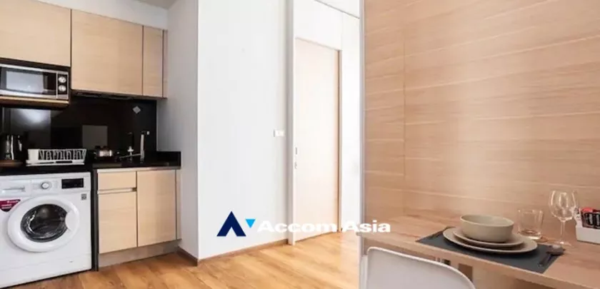  1 Bedroom  Condominium For Sale in Sukhumvit, Bangkok  near BTS Phrom Phong (AA27025)