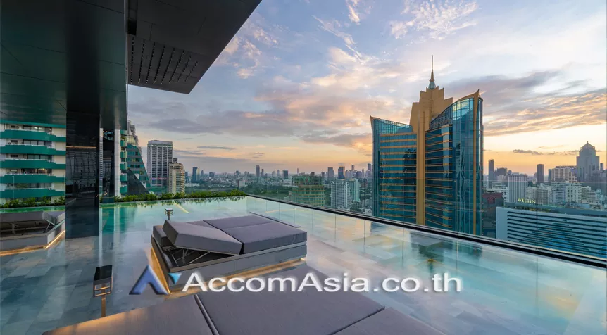  1 Bedroom  Condominium For Sale in Sukhumvit, Bangkok  near BTS Asok - MRT Sukhumvit (AA27034)