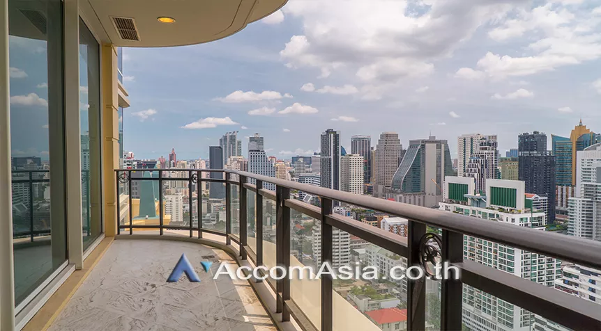  3 Bedrooms  Condominium For Rent in Sukhumvit, Bangkok  near BTS Phrom Phong (AA27046)