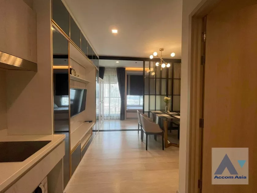  2 Bedrooms  Condominium For Rent in Ploenchit, Bangkok  near BTS Ploenchit (AA27069)