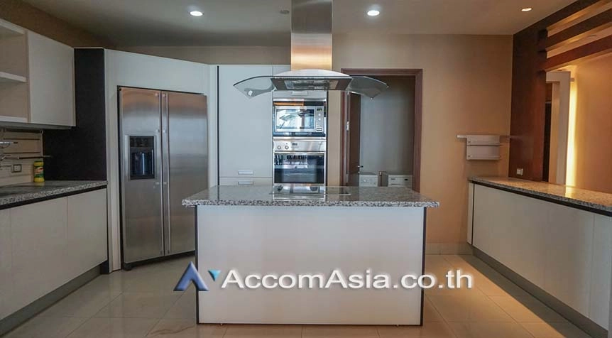  3 Bedrooms  Condominium For Rent in Sathorn, Bangkok  near BTS Chong Nonsi (AA27088)