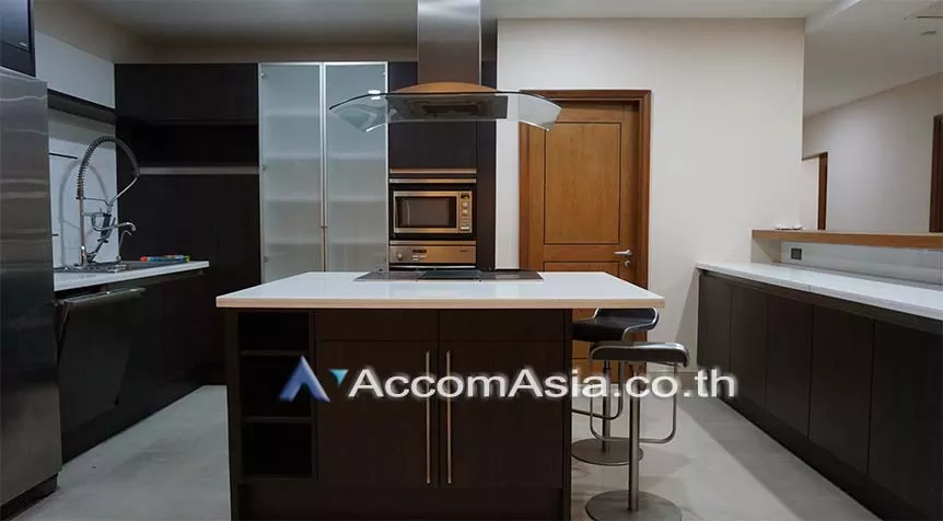  3 Bedrooms  Condominium For Rent in Sathorn, Bangkok  near BTS Chong Nonsi (AA27090)