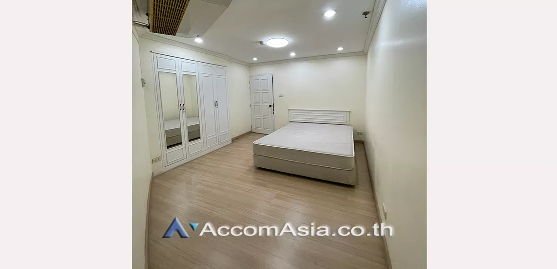 Pet friendly |  3 Bedrooms  Condominium For Rent in Sukhumvit, Bangkok  near BTS Thong Lo (AA27094)