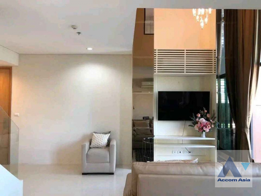 Fully Furnished, Corner Unit, Duplex Condo | Villa Asoke Condominium