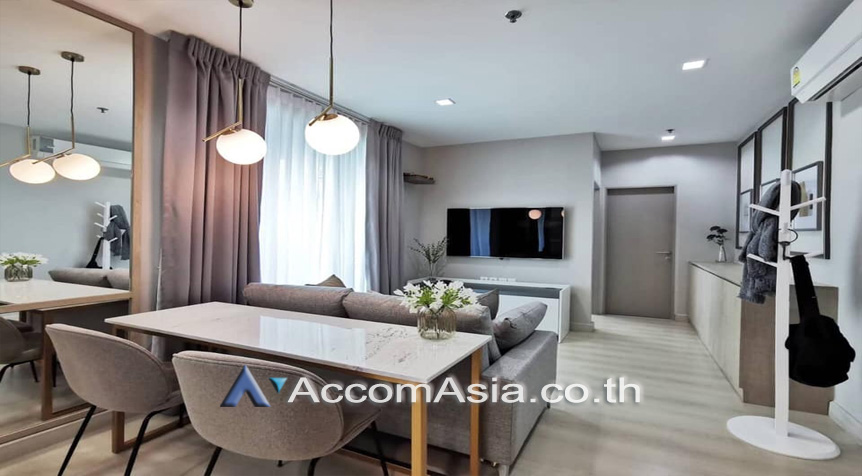  2 Bedrooms  Condominium For Rent in Sukhumvit, Bangkok  near BTS On Nut (AA27106)