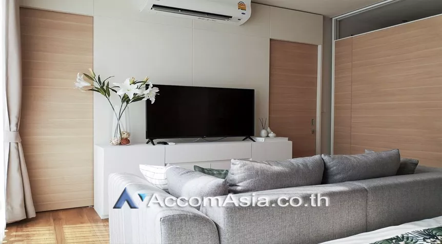  1 Bedroom  Condominium For Sale in Sukhumvit, Bangkok  near BTS Phrom Phong (AA27108)