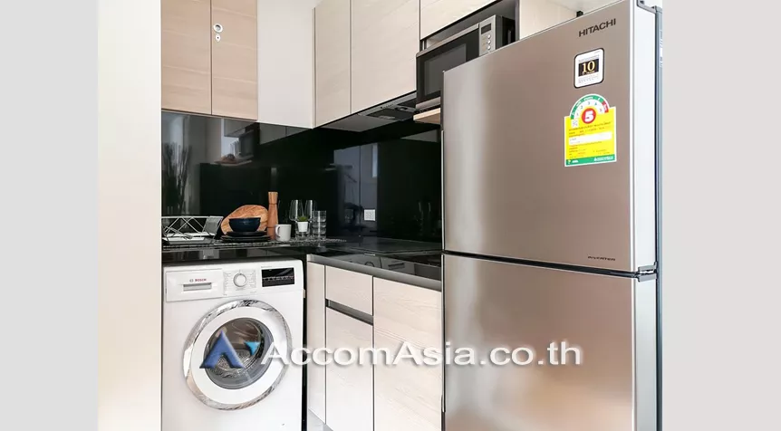  1 Bedroom  Condominium For Sale in Sukhumvit, Bangkok  near BTS Phrom Phong (AA27108)