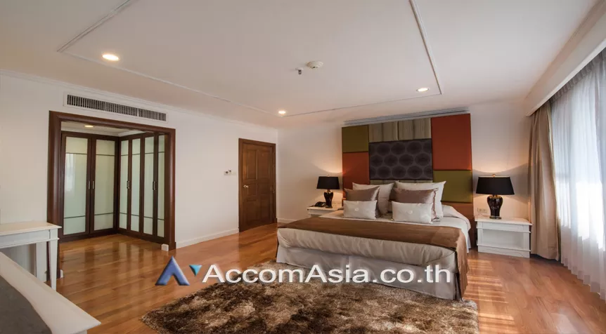 Big Balcony |  3 Bedrooms  Apartment For Rent in Sukhumvit, Bangkok  near BTS Asok - MRT Sukhumvit (AA27136)