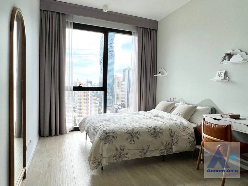  2 Bedrooms  Condominium For Rent & Sale in Silom, Bangkok  near BTS Surasak (AA27148)
