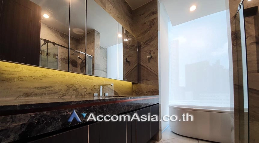  2 Bedrooms  Condominium For Rent in Sukhumvit, Bangkok  near BTS Phrom Phong (AA27158)