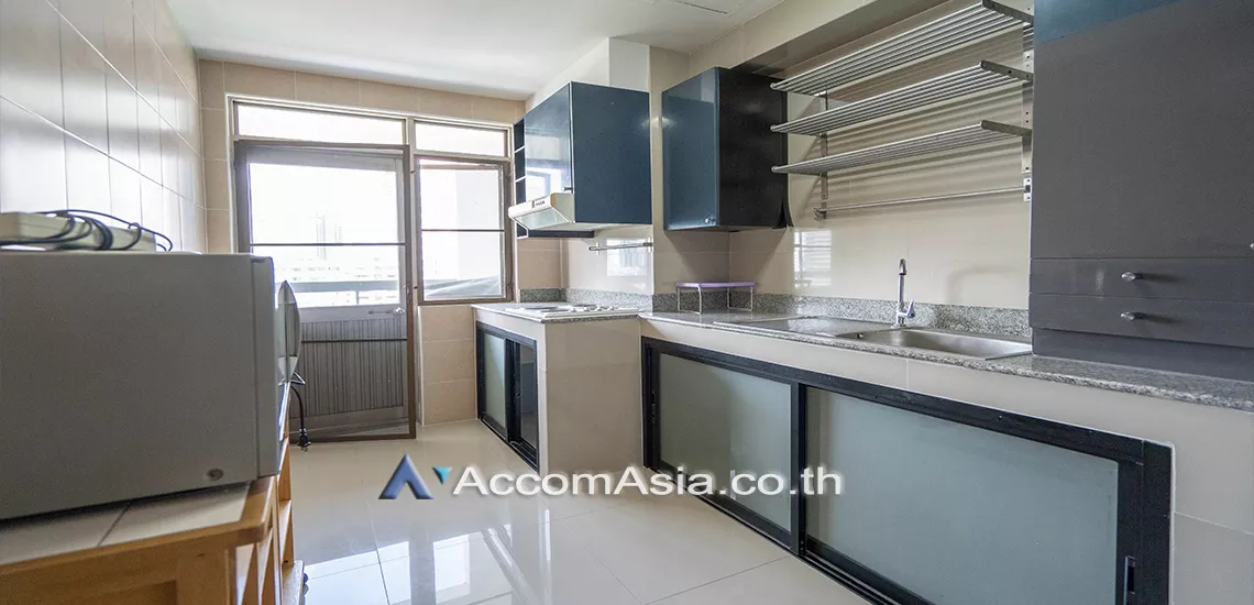  3 Bedrooms  Condominium For Rent in Sukhumvit, Bangkok  near BTS Phrom Phong (AA27163)