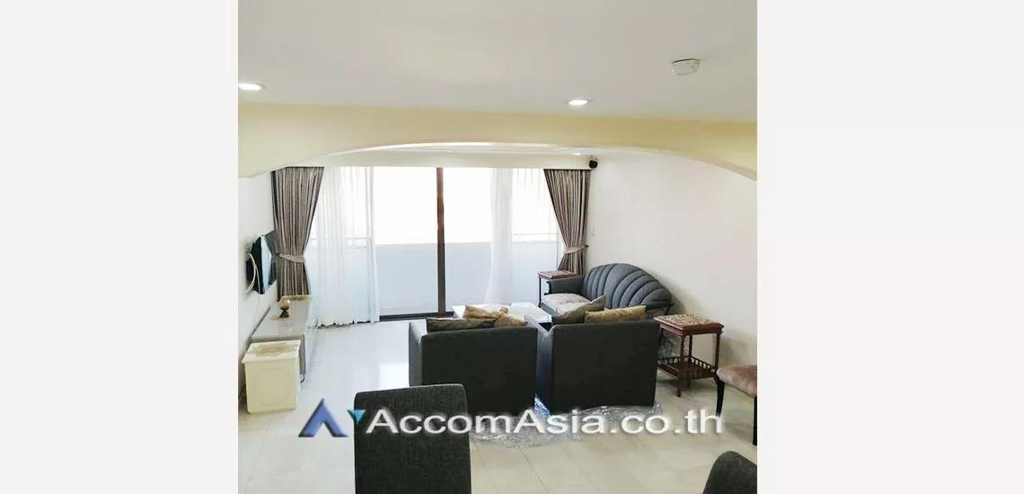  3 Bedrooms  Condominium For Rent in Sukhumvit, Bangkok  near BTS Ekkamai (AA27188)