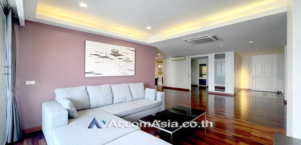 Big Balcony |  3 Bedrooms  Condominium For Rent in Sukhumvit, Bangkok  near BTS Nana (AA27250)